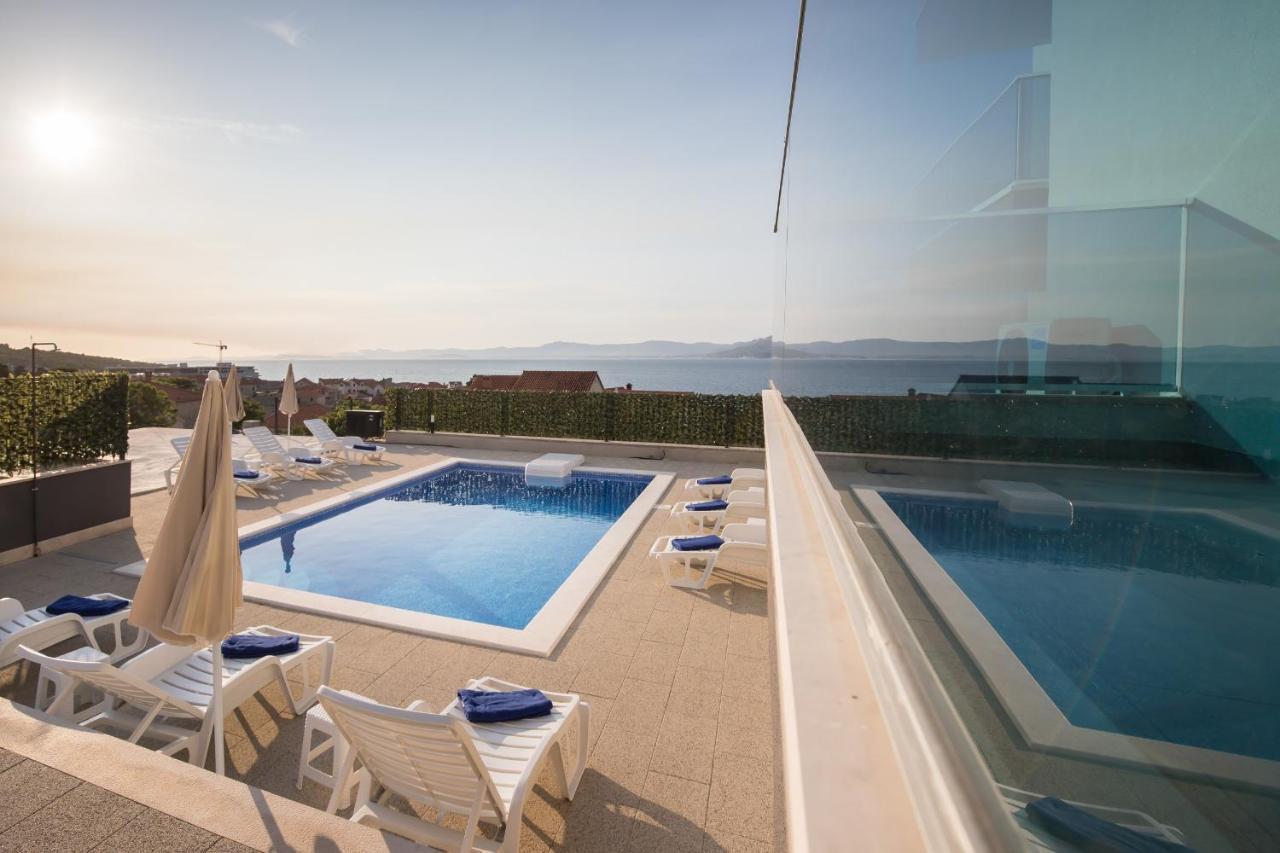 Apartments Blueview Postira Exterior foto