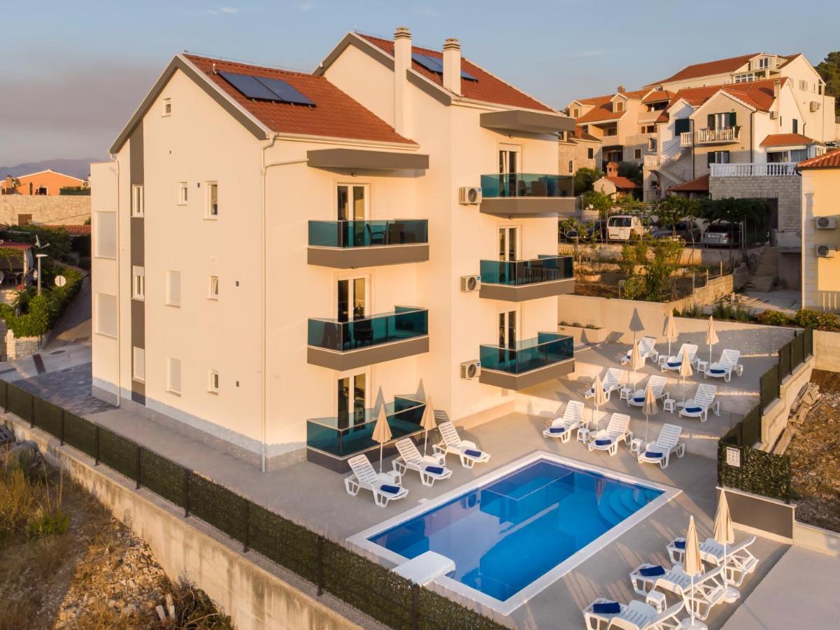 Apartments Blueview Postira Exterior foto