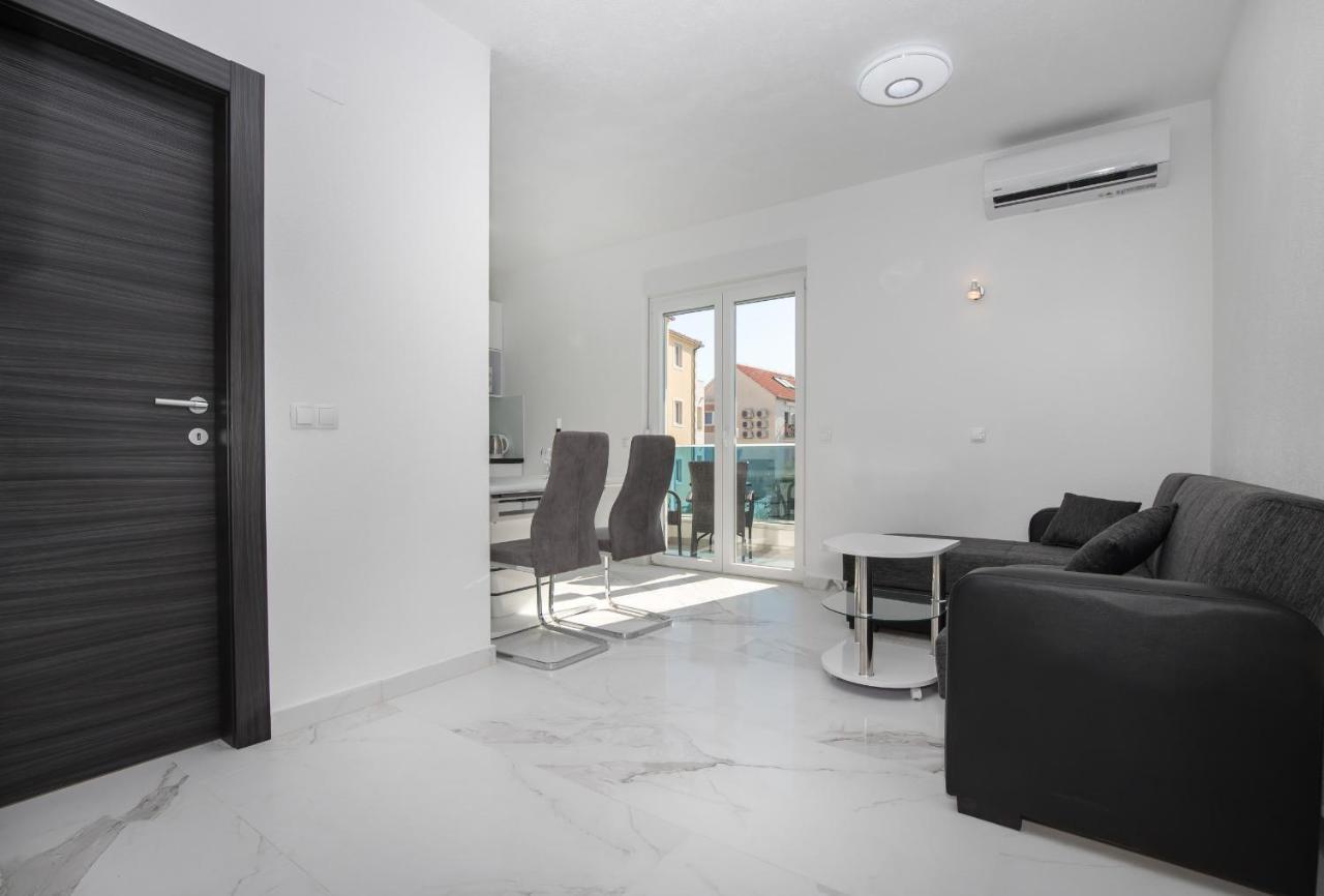 Apartments Blueview Postira Exterior foto